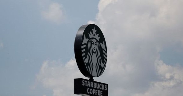 Chưa từng có trong lịch sử Starbucks: 200.000 nhân viên được tái cải tổ bài bản từ câu chào, 4 phút đã pha xong đồ uống, 95% đơn online giao đúng hẹn avatar1758358943051 17583589434271828916720jpg