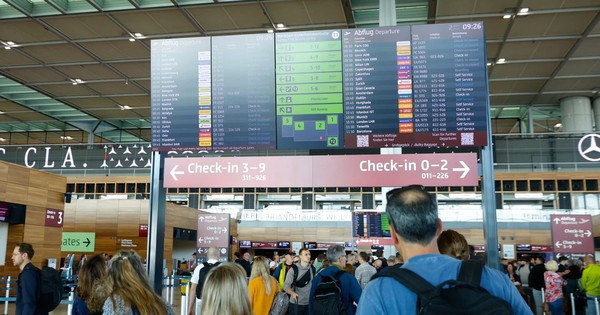 Vì sao nhiều sân bay lớn ở châu Âu tê liệt? avatar1758376189292 17583761895601250449385jpg