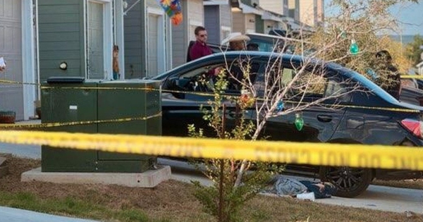 Phát hiện 2 đứa trẻ tử vong trong ô tô, người mẹ bị bắt avatar1758504222655 17585042230681956590476jpg