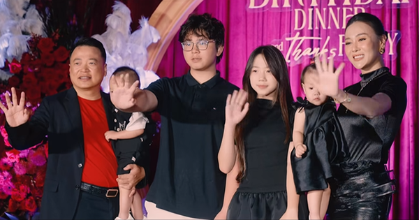 Phương Oanh tổ chức sinh nhật ấm áp tình thân cho Shark Bình, thái độ của 2 con riêng nói lên tất cả avatar1758617669049 17586176695341792705265 1 0 315 600 crop 17586179010821129184481png