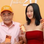 Nam NSND đình đám U70 ở trọ, bán hàng online vẫn tặng bạn gái kém 36 tuổi điện thoại đắt tiền avatar1758701280270 17587012811611912939749 412 0 1217 1538 crop 17587014458781330942019jpg