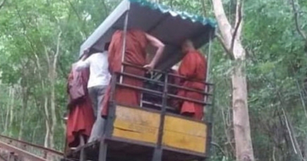 Xe cáp rơi xuống sườn núi, bảy nhà sư thiệt mạng avatar1758776675940 17587766821931584003922 0 92 272 528 crop 17587766889371660726950jpg