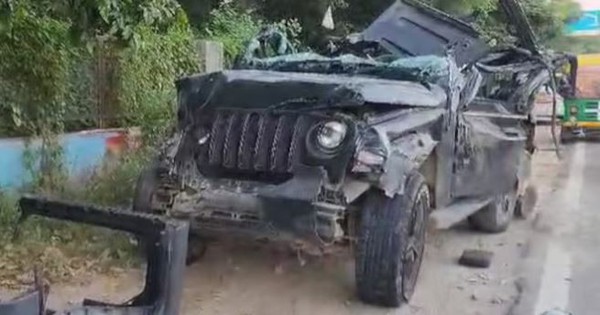 Ô tô chạy quá tốc độ tông vào dải phân cách, 5 người tử vong avatar1758960880865 1758960881243598143287jpg