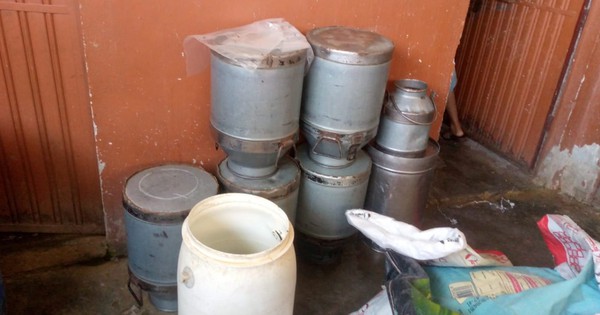 Nhận tin mật rồi đột kích một cơ sở, công an triệt phá đường dây sản xuất sữa giả từ hóa chất, tịch thu 6.000 lít và 300 kg bột pha trộn avatar1759254336384 1759254337125324574020jpeg