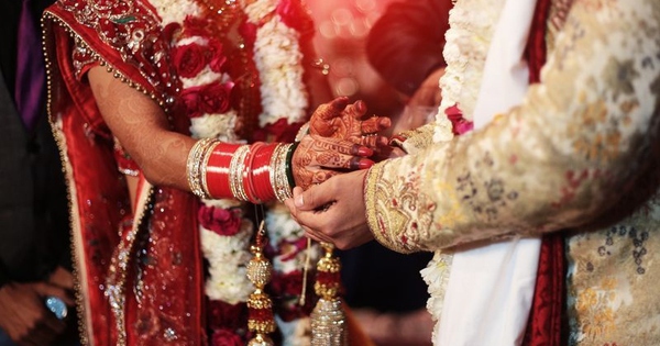 Cô dâu ôm vàng, tiền mặt bỏ trốn ngay sau đám cưới avatar1759372649108 17593726495421675800014jpg