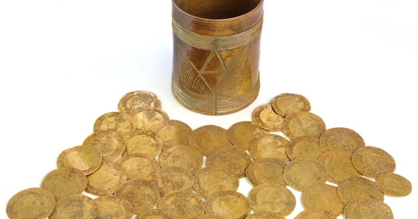 Cải tạo bếp, hai vợ chồng phát hiện kho báu đầy vàng dưới sàn nhà, giá trị ước tính 9 tỷ đồng avatar1759400741575 1759400741922129695048jpg