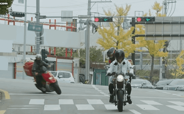 Ghét ai hãy rủ người đó xem phim Hàn này: Nữ chính nhìn như dì của dàn cast, không có dở nhất chỉ có dở hơn