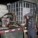 Đột kích một bến tàu lúc 3 giờ sáng, công an triệt phá đường dây buôn lậu dầu diesel trị giá hơn 10 tỷ đồng, tịch thu 47.000 lít nhiên liệu không giấy phép avatar1759598663824 17595986642271721825975jpg