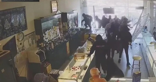 Mỹ bắt 7 nghi phạm trong vụ cướp tiệm vàng Kim Hung ở San Jose avatar1759627174553 17596271750801832852993jpg