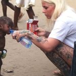 Bức ảnh chụp cậu bé 2 tuổi nặng 3kg bị bỏ rơi trên đường từng gây chấn động thế giới giờ ra sao? avatar1759803872314 1759803872739526467946jpg