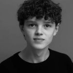 16 tuổi huy động thành công 26 tỷ đồng vốn cho dự án AI, tự đạp xe đi thuyết phục nhà đầu tư, nhận visa đặc biệt của Mỹ đến thẳng Thung lũng Silicon avatar1759827129211 17598271298221053131185 22 0 515 788 crop 1759827146653337069354png