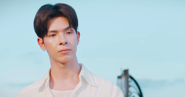 Đến chiếc quần của Denis Đặng cũng thành trò cười trên MXH avatar1759912210361 17599122113201045108675 0 0 976 1863 crop 17599123087721888666457png