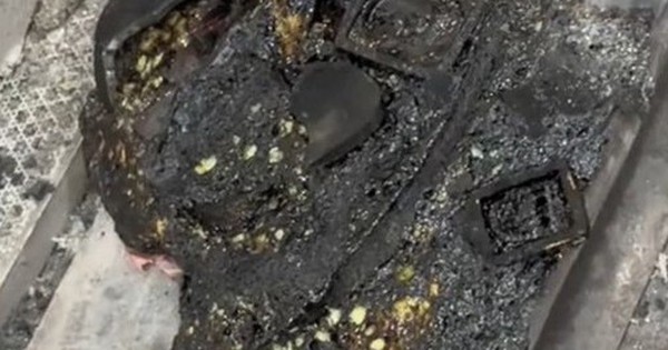 Mang số vàng bị cháy đen đi kiểm tra, khách hàng sốc nặng khi bán được 82 triệu đồng avatar1759915250257 17599152507231488834327 0 49 315 553 crop 1759915296246551128467jpg