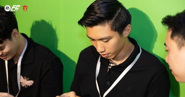 Văn Toàn đối đầu Văn Hậu trong trận cầu đặc biệt của FC Mobile Việt Nam, game thủ Việt đón tin vui lớn avatar1759937750803 1759937751471862180975 0 0 1047 2000 crop 1759937808546283302954jpg