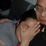 Bé gái 5 tuổi bị nghẹn đến tử vong khi ăn chuối, bố mẹ đòi người hàng xóm đã cho em quả chuối bồi thường 2,7 tỷ đồng: Tòa phán quyết thế nào? avatar1759985357274 17599853576721268347818 0 0 808 1292 crop 1759985378840423872049jpg