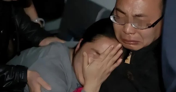 Bé gái 5 tuổi bị nghẹn đến tử vong khi ăn chuối, bố mẹ đòi người hàng xóm đã cho em quả chuối bồi thường 2,7 tỷ đồng: Tòa phán quyết thế nào? avatar1759985357274 17599853576721268347818 0 0 808 1292 crop 1759985378840423872049jpg