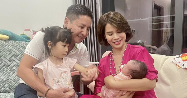 Cuộc sống viên mãn bên bạn gái kém 18 tuổi của nguyên lãnh đạo Nhà hát Tuổi Trẻ avatar1760265223322 17602652236041577442228 496 0 1300 1536 crop 1760265337033466518394jpg