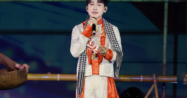 Chuyện "sĩ đến hết đời" của Tiêu Minh Phụng avatar1760323670083 1760323670880782543017 0 0 314 600 crop 17603237055571804555010jpg