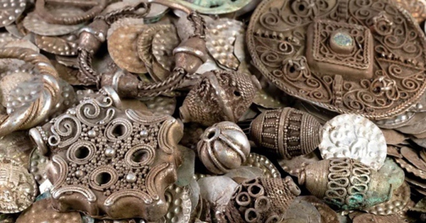 Đi đào giun, người đàn ông phát hiện ra kho báu quý giá avatar1760345375851 17603453763761396527017 0 71 315 575 crop 1760345395053464836200jpg