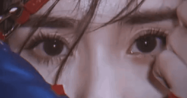 20 năm qua chưa thấy ai có đôi mắt đẹp hơn mỹ nhân này: Sáng hơn cả vì tinh tú, khó tin có thật trên đời avatar1760590892487 17605908928891205548293 23 0 405 729 crop 17605909548621953470172gifpng