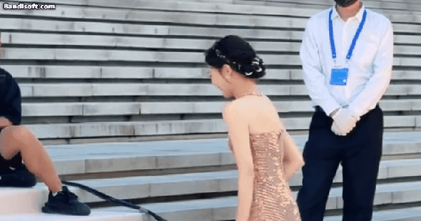 Cả thanh xuân đu showbiz chưa thấy ai cười đẹp hơn mỹ nhân này: Nhan sắc mang cả trời hoa gió, gây thương nhớ vô cùng avatar1760846730818 176084673108294810741 0 0 381 727 crop 17608467847031221059011gifpng