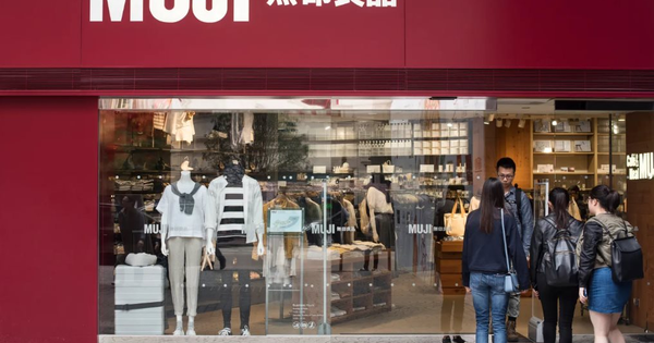 MUJI đóng hàng loạt cửa hàng năm 2025: Triết lý tối giản, không nhãn hiệu bị chê đắt so với hàng sao chép trong xu hướng tiêu dùng hạ cấp ở Trung Quốc avatar1761106482806 1761106483274128532773png