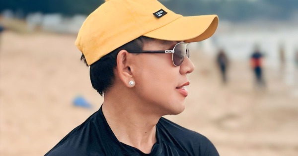 Ngoại hình nam ca sĩ U60 mới công khai bạn gái, thần thái trẻ trung hiếm thấy avatar1761205930605 1761205931863671169317 517 0 1130 1170 crop 1761207065481110406101jpg