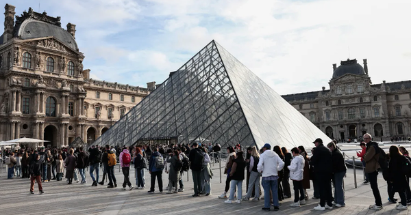 Bảo tàng Louvre mở cửa trở lại sau vụ trộm gây chấn động avatar1761208633505 17612086341421875565927png