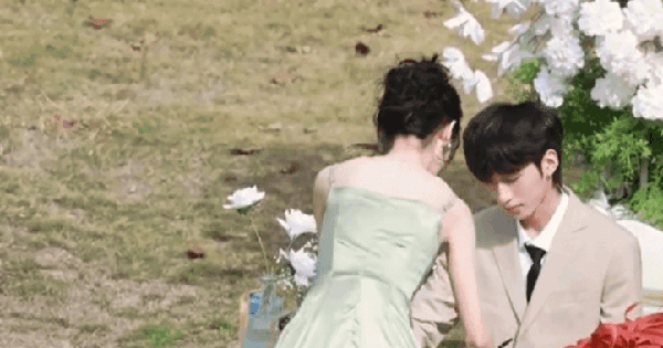 Để minh tinh này dạy bạn đánh vần 2 từ mỹ nhân: Căng mắt tìm không ra khuyết điểm, cả mặt toàn tinh hoa avatar1761451852307 17614518547791106168524 39 0 418 723 crop 1761451944783275465812gifpng