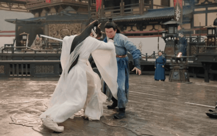 Phim Trung Quốc là cú sốc lớn nhất tháng 10: Chiếu 1 ngày lập tận 2 kỷ lục, ngắm nam chính như dát vàng lên mắt