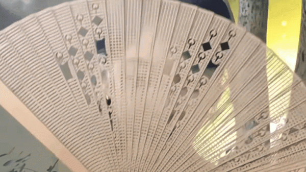 Cặp đôi phim giả tình thật công khai hôn nhau ngay trên thảm đỏ: Nhà gái vừa đẹp vừa bốc lửa, nhìn muốn cưới liền avatar1761548895443 1761548896370651768711 0 0 454 727 crop 1761549002078840756848