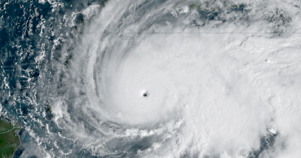 Một siêu bão chính thức trở thành bão mạnh nhất thế giới năm 2025, vượt qua Ragasa: Đổ bộ sáng nay, hàng triệu người “nín thở” ứng phó avatar1761622483860 17616224844161387934553 0 50 360 626 crop 17616224985592136849896gifpng