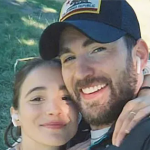 "Captain America" Chris Evans chào đón con đầu lòng ở tuổi 44 avatar1761699174950 176169918216317352956 0 0 332 634 crop 1761699188727101682578png