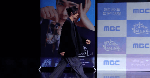 Dụi mắt 7749 lần vẫn không nhận ra mỹ nam đẹp nhất Hậu Duệ Mặt Trời, sao anh lại ra nông nỗi này? avatar1761808673621 1761808673990589263286 65 0 524 876 crop 1761808779197257049158gifpng