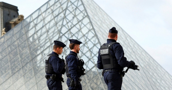 Pháp bắt thêm nhiều nghi phạm trong vụ trộm bảo tàng Louvre avatar1761818390275 17618183905661250513054 0 105 271 538 crop 1761818412054461882458jpg