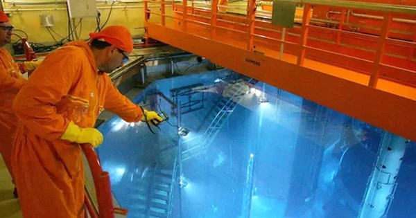 Công nhân rơi xuống khoang nước trong lò hạt nhân, uống phải thứ nguy hiểm: Kết quả đo đáng sợ avatar1761901168754 1761901168984296534078 0 33 315 537 crop 1761901310693766031318jpeg