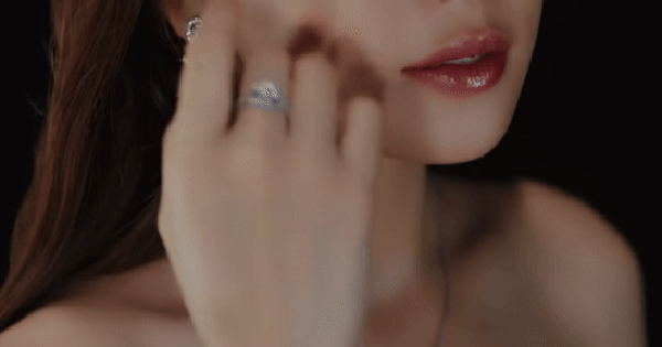 4 nữ diễn viên có gương mặt đẹp nhất Việt Nam: Chi Pu hạng 1 quá xứng đáng, 1 người bị chê chưa đủ trình avatar1761969798958 1761969799411297659155 0 0 287 548 crop 17619699428451700210652gifpng