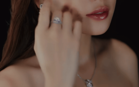 4 nữ diễn viên có gương mặt đẹp nhất Việt Nam: Chi Pu hạng 1 quá xứng đáng, 1 người bị chê chưa đủ trình