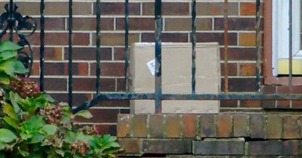 Người phụ nữ sốc nặng khi thấy tay người trong gói hàng mới nhận avatar1762163368561 17621633689441947763815 0 66 315 570 crop 1762163394647165900193jpg