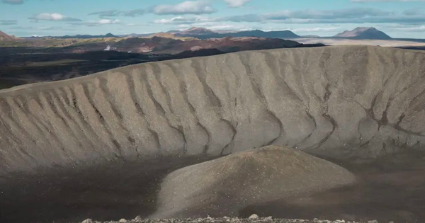 Chưa từng có: Phát hiện 2,2 triệu tấn đất hiếm nằm rải rác xung quanh và bên trong ngọn núi lửa đã tắt, đủ đáp ứng nhu cầu trong 950 năm avatar1762177523838 1762177524172701327543 108 0 874 1226 crop 1762177538678608300218png