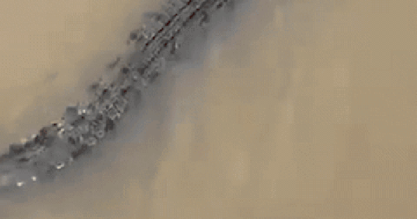 Người phụ nữ ra sông tắm bất ngờ bị kéo đi, người dân hoảng loạn la hét trong bất lực avatar1762232580633 1762232581279553448707 307 0 532 360 crop 1762232624907114271139gifpng