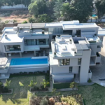 Đột kích dinh thự đồ sộ của 1 doanh nhân, tịch thu khối tài sản hơn 1.240 tỷ đồng gồm tiền mặt và loạt siêu xe avatar1762246052060 17622460524831745707537png