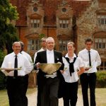 Giúp việc của giới siêu giàu - Nghề rủi ro nhất thế giới: Một cú trượt tay có thể thổi bay 75.000 USD, thần kinh không vững không thể trụ được! avatar1762405318033 17624053185881289802084jpg