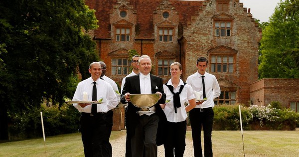 Giúp việc của giới siêu giàu - Nghề rủi ro nhất thế giới: Một cú trượt tay có thể thổi bay 75.000 USD, thần kinh không vững không thể trụ được! avatar1762405318033 17624053185881289802084jpg