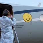 G-Dragon đi chuyên cơ cực đẳng cấp sang Việt Nam, nhìn từ phía sau cũng đủ thấy chất lừ! avatar1762425271097 17624252715982142862314 0 0 352 672 crop 17624253395632006649818jpg