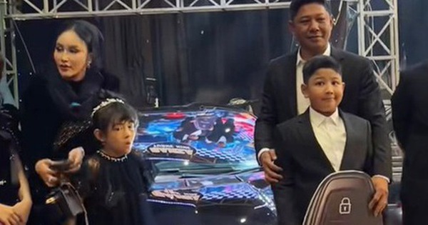 Bé trai 9 tuổi được tặng siêu xe Lamborghini trị giá 39 tỷ đồng avatar1762919215475 1762919215913119026077 0 37 315 541 crop 17629192335441749320438jpg