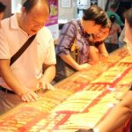 Đôi vợ chồng vào tiệm vàng mua hết 2 tỷ đồng, vừa bước ra cảnh sát lập tức ập đến avatar1762964597684 17629645980611741591035jpg