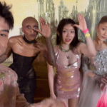 Trời ơi Ariana Grande nói tiếng Việt, lại còn vẫy tay đu trend "em chào sếp" mới chịu! avatar1763049901691 17630499045172140180590gifpng