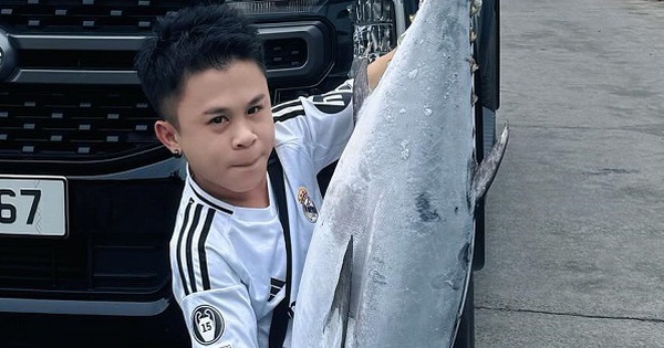 Nam diễn viên 1m26 từng yêu nữ người mẫu cao 1m78 giờ ra sao ở tuổi 32? avatar1763195595421 17631955962591329453761 551 358 865 958 crop 17631956483321347730508jpg