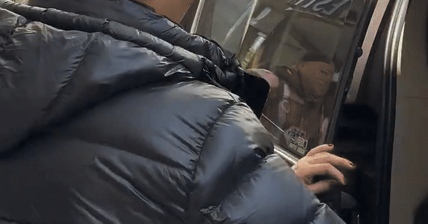 Gương mặt Tiểu Yến Tử bị làm sao vậy? avatar1763295507993 1763295511178461533399 0 0 314 600 crop 17632955792941803741765gifpng